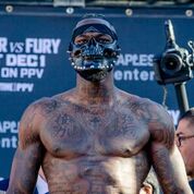 Deontay Wilder Fury weigh in credit Esther Lin Showtime November 2018