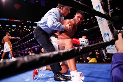 Breazeale knockout Carlos Negron Credit Stephanie Trapp TGB Promotions2