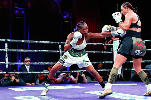 Shields Defeats Hammer Cedit Stephaine Trapp Showtime.png9